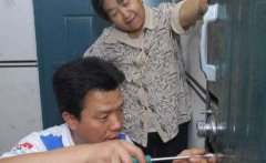 锁匠开锁时应要求雇主提供哪些证明？如何避免风险?