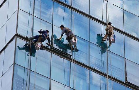 南京外墙清洗工人工作现场