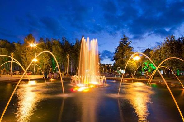 河南<a href='https://www.laiyongfei.com/penquan/' target='_blank'><u>喷泉公司</u></a>.jpg