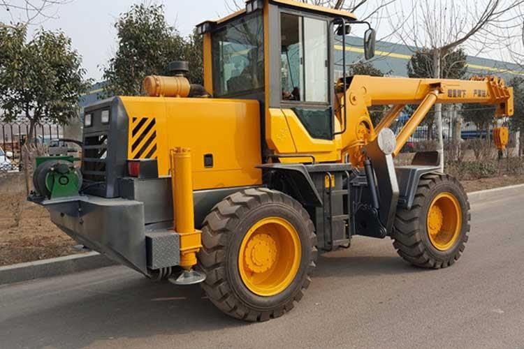 小型吊车使用之前我们需要检查小吊车发动机油底壳及喷油泵内的润滑油量是否充足,不足时添加 小型吊车使用之前我们需要检查小吊车发动机油底壳及喷油泵内的润滑油量是否充足,不足时添加