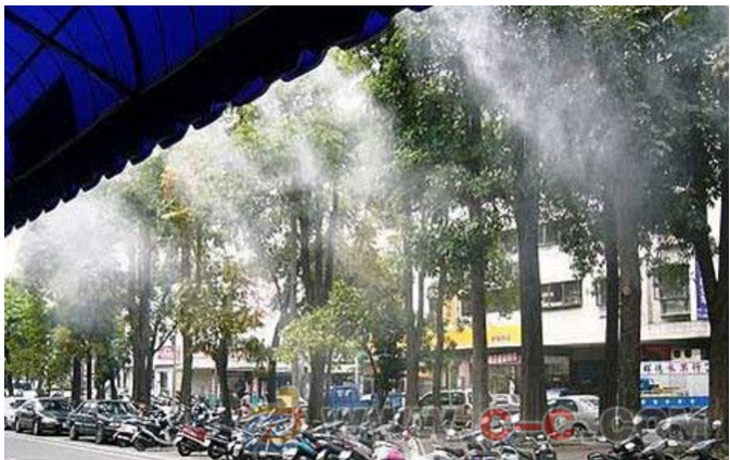 户外步行街喷雾降温除尘系统电动车存放处案例图