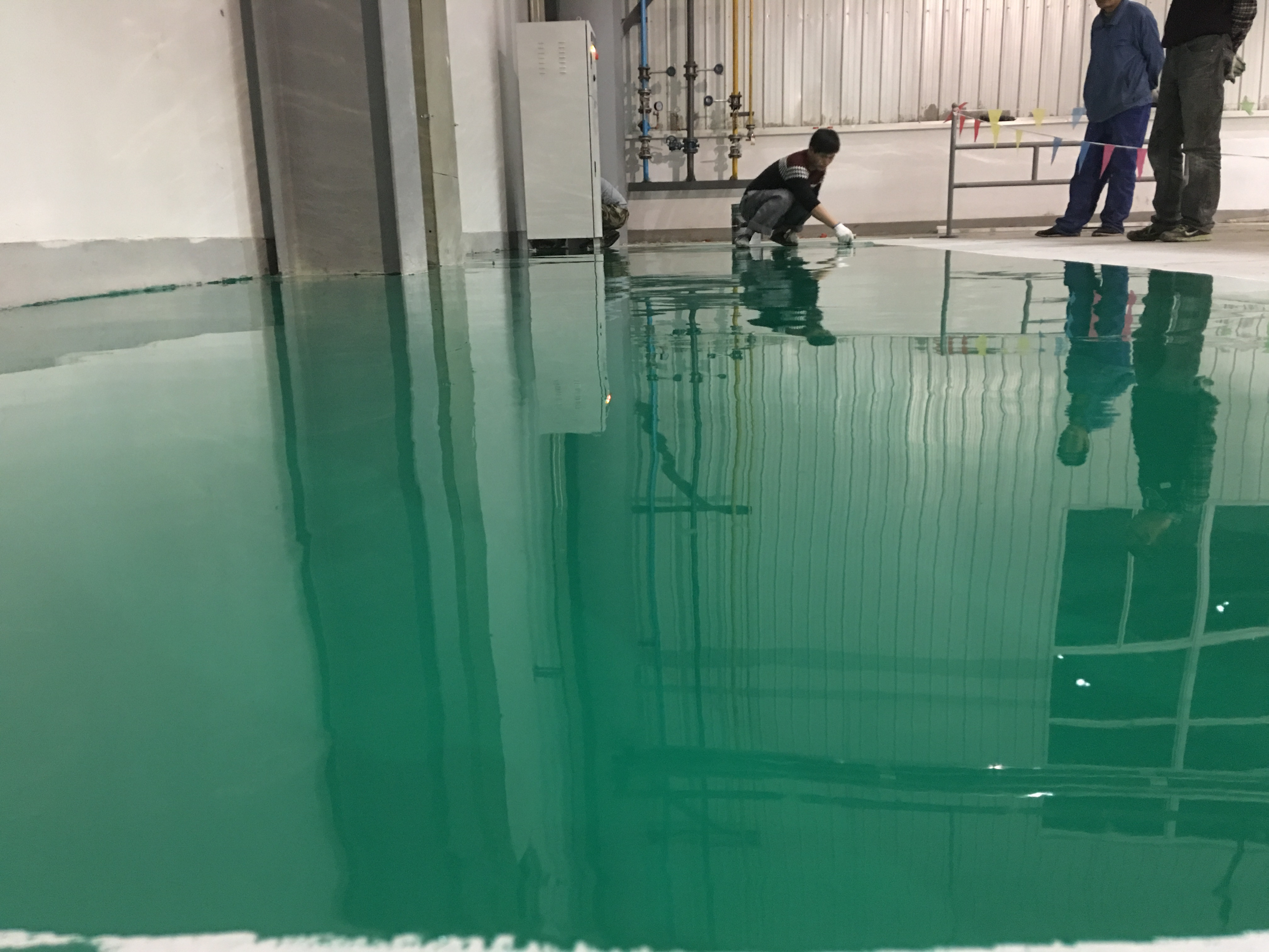 固化耐磨地坪施工有什么的好处能够吸引广大群众?