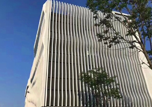 <a href='https://www.laiyongfei.com/lvdanban/' target='_blank'><u>铝单板</u></a>幕墙效果图