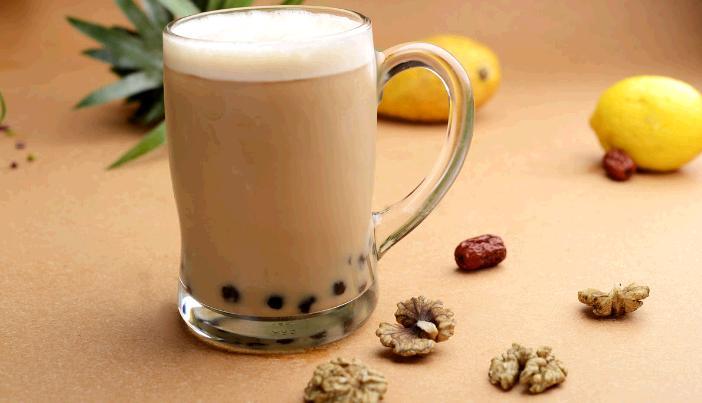 <a href='https://www.laiyongfei.com/naicha/' target='_blank'><u>奶茶加盟</u></a>的操作简单吗?成本低,利润高!