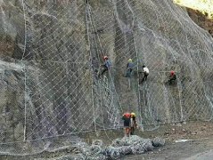「环形边坡防护网」适用于有缓冲带的高山